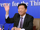 尹蔚民回應(yīng)熱點(diǎn)：就業(yè)、養(yǎng)老、延遲退休