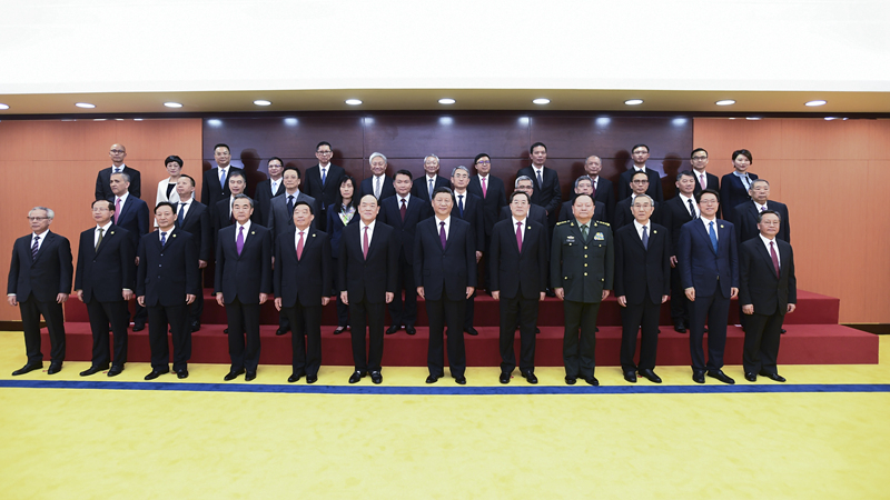 習(xí)近平會(huì)見(jiàn)澳門(mén)特別行政區(qū)新任行政、立法、司法機(jī)關(guān)負(fù)責(zé)人