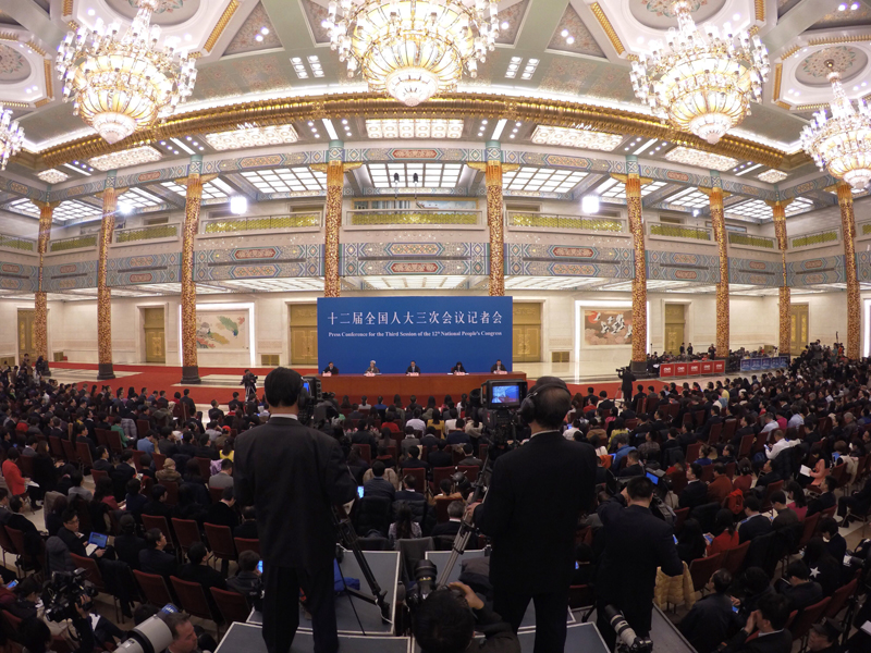 3月15日，國務院總理李克強在北京人民大會堂與中外記者見面，并回答記者提問。 新華社記者陳曄華攝