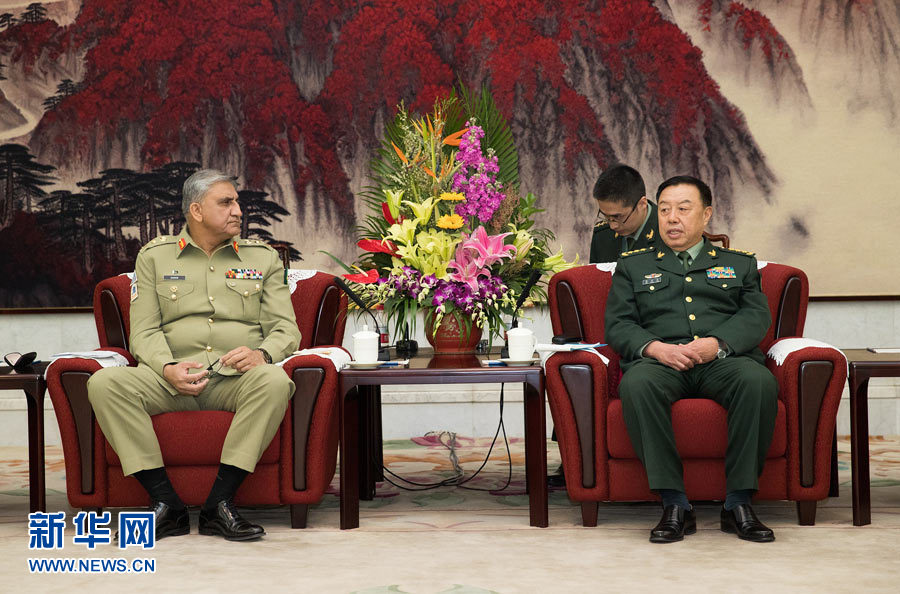  3月16日，中央軍委副主席范長龍會見來訪的巴基斯坦陸軍參謀長巴杰瓦。   新華社記者琚振華攝