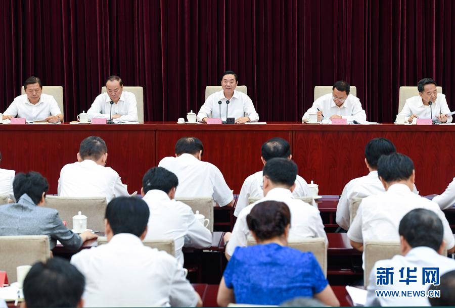 7月28日，中宣部在北京召開全國宣傳部長專題工作會(huì)議，學(xué)習(xí)貫徹習(xí)近平總書記在省部級主要領(lǐng)導(dǎo)干部專題研討班上的重要講話精神。中共中央政治局委員、中央書記處書記、中宣部部長劉奇葆出席會(huì)議并講話。新華社記者張領(lǐng)攝