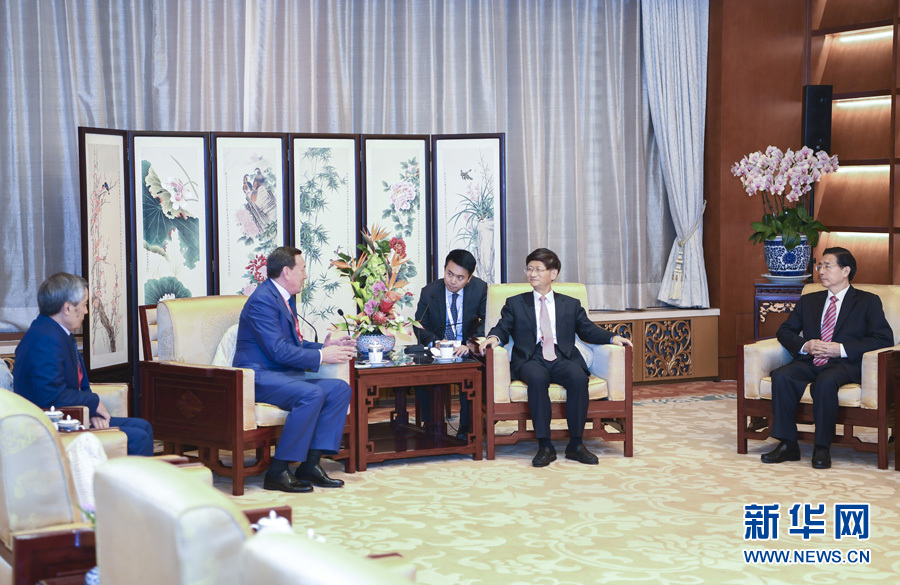 9月26日，中共中央政治局委員、中央政法委書記孟建柱在北京會見來華出席國際刑警組織第86屆全體大會的哈薩克斯坦內(nèi)務(wù)部長卡西莫夫。國務(wù)委員、公安部部長郭聲琨參加有關(guān)會見。新華社記者 張領(lǐng) 攝