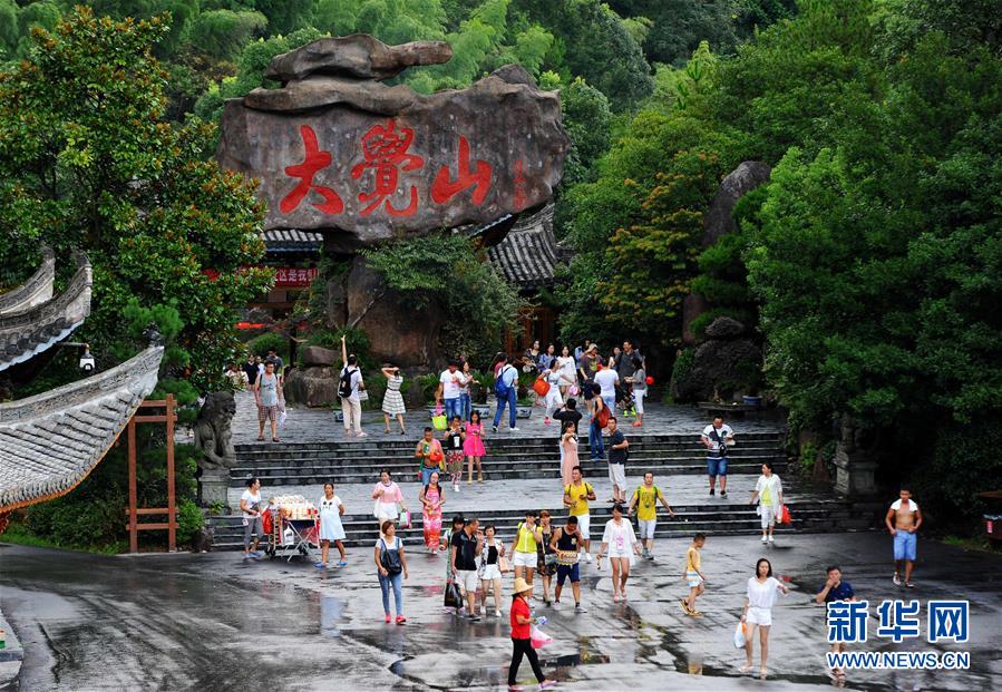 （兩會(huì)前夕看落實(shí)·圖文互動(dòng)）（3）奮力脫貧攻堅(jiān) 生態(tài)追“清”逐“綠”——江西落實(shí)習(xí)近平總書(shū)記全國(guó)兩會(huì)重要講話精神紀(jì)實(shí)