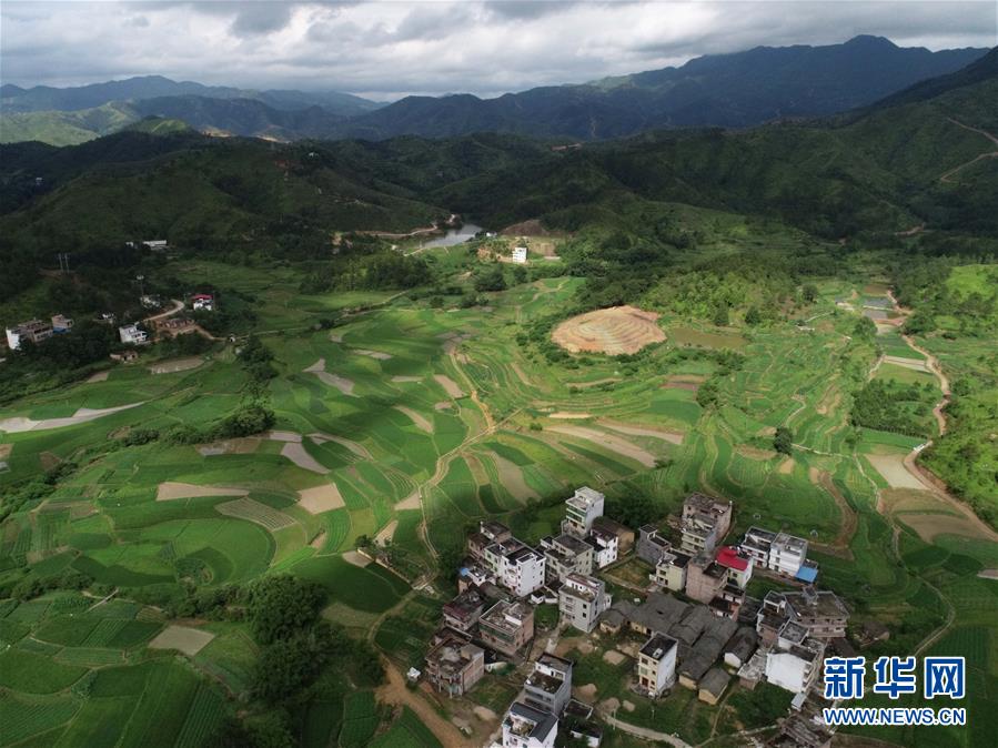 （在習(xí)近平新時(shí)代中國特色社會(huì)主義思想指引下——新時(shí)代新作為新篇章·習(xí)近平總書記關(guān)切事·圖文互動(dòng)）（4）新生活、新盼頭——脫貧攻堅(jiān)新形勢速覽