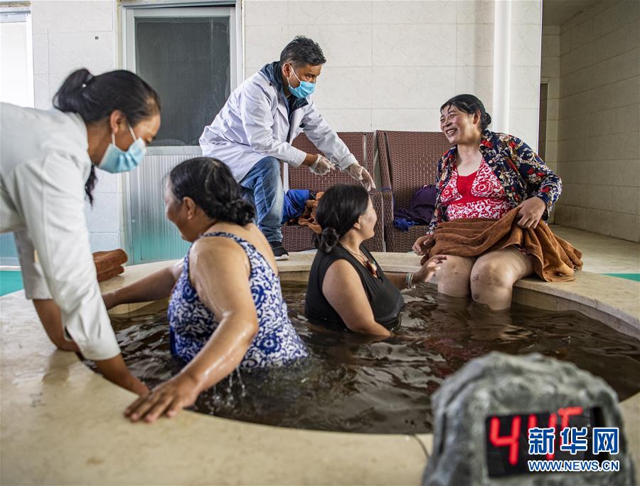 （新華全媒頭條·走向我們的小康生活·圖文互動）（10）扎西德勒，我們的新家園——西藏易地扶貧搬遷搬出幸福美好新生活
