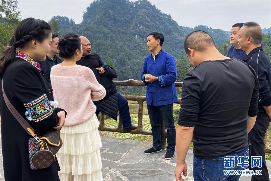 （在習(xí)近平新時(shí)代中國(guó)特色社會(huì)主義思想指引下——新時(shí)代新作為新篇章·習(xí)近平總書記關(guān)切事·圖文互動(dòng)）（1）精準(zhǔn)扶貧7年，十八洞村“長(zhǎng)”出10余種新職業(yè)