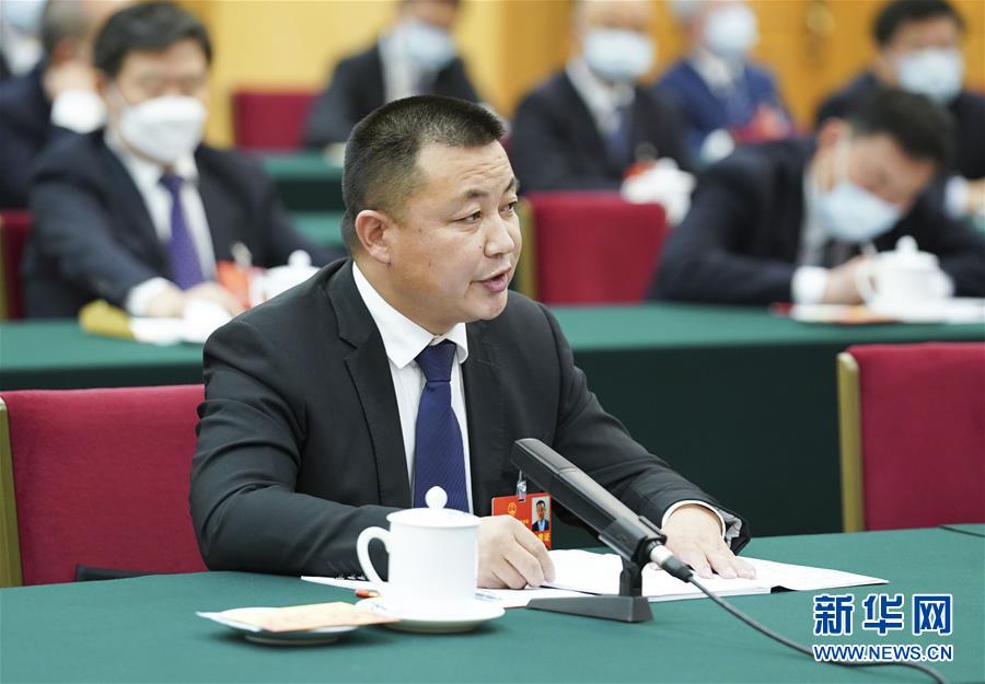 （新華全媒頭條·圖文互動(dòng)）（11）從人民中汲取磅礴力量——習(xí)近平總書(shū)記同出席2020年全國(guó)兩會(huì)人大代表、政協(xié)委員共商國(guó)是紀(jì)實(shí)