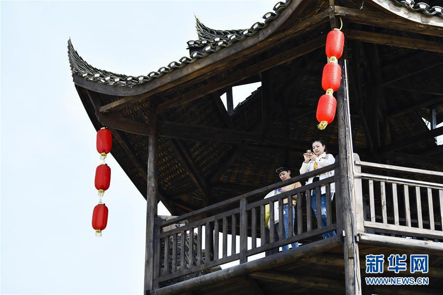 （新華全媒頭條·圖文互動(dòng)）（20）從人民中汲取磅礴力量——習(xí)近平總書(shū)記同出席2020年全國(guó)兩會(huì)人大代表、政協(xié)委員共商國(guó)是紀(jì)實(shí)