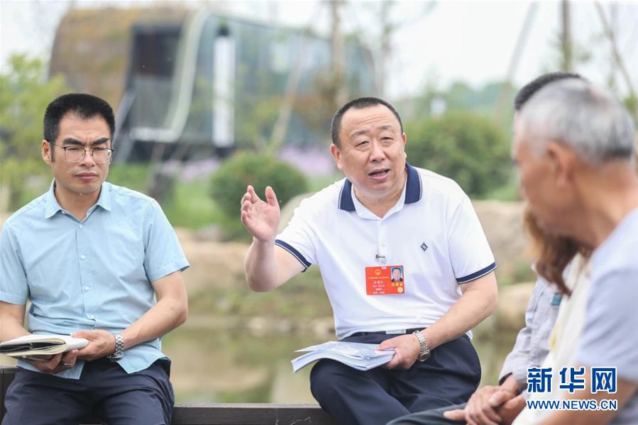 （新華全媒頭條·兩會(huì)精神看落實(shí)·圖文互動(dòng)）（2）整體謀劃、系統(tǒng)升級(jí)、全面提升——落實(shí)全國(guó)兩會(huì)精神織牢織密公共衛(wèi)生防護(hù)網(wǎng)
