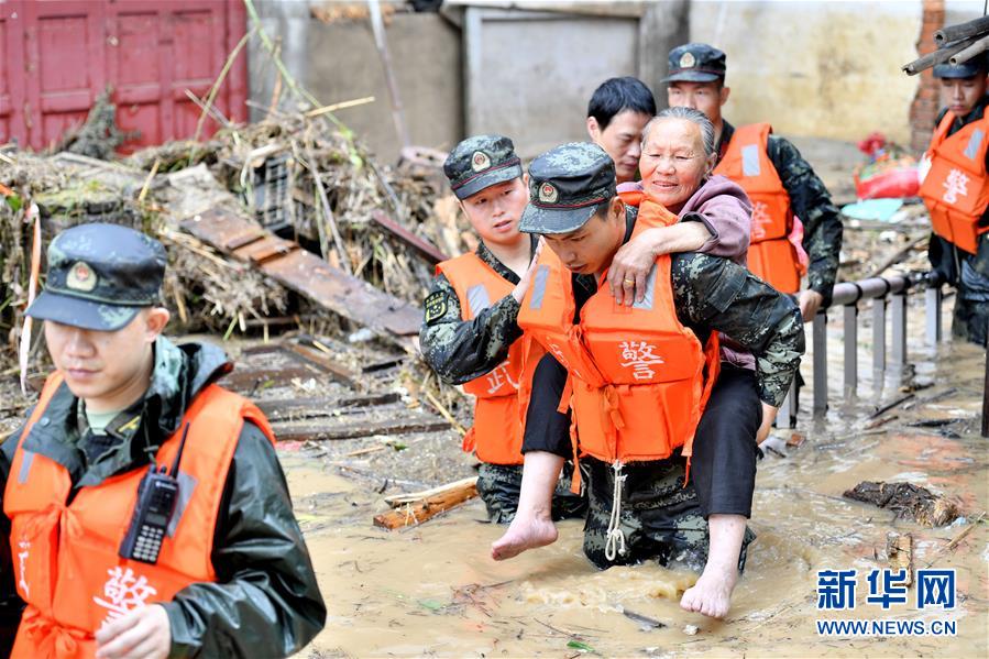 （新華全媒頭條·圖文互動(dòng)）（5）沿著中國(guó)特色強(qiáng)軍之路闊步前進(jìn)——黨中央、中央軍委領(lǐng)導(dǎo)推進(jìn)國(guó)防和軍隊(duì)建設(shè)70年紀(jì)實(shí)