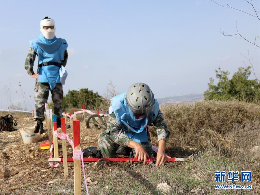 （新華全媒頭條·圖文互動(dòng)）（12）沿著中國(guó)特色強(qiáng)軍之路闊步前進(jìn)——黨中央、中央軍委領(lǐng)導(dǎo)推進(jìn)國(guó)防和軍隊(duì)建設(shè)70年紀(jì)實(shí)
