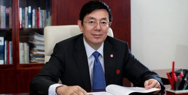 中航飛機(jī)董事長(zhǎng)、分黨組書記方玉峰——中航飛機(jī)要想同國(guó)際航空產(chǎn)業(yè)強(qiáng)者過招，必須與市場(chǎng)全面接軌，逐步褪去傳統(tǒng)國(guó)有企業(yè)的“光環(huán)”。這就要求我們?nèi)ν七M(jìn)企業(yè)改革，利用上市平臺(tái)，建立先進(jìn)的法人治理結(jié)構(gòu)，建立高效的、敏捷反應(yīng)的價(jià)值創(chuàng)造主體。