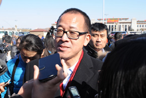 全國(guó)政協(xié)委員俞敏洪接受記者專(zhuān)訪(fǎng)