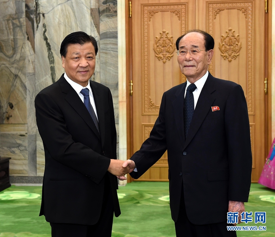 10月10日，正在朝鮮訪問的中共中央政治局常委、中央書記處書記劉云山在平壤會見朝鮮勞動黨中央政治局常委、最高人民會議常任委員會委員長金永南。 新華社記者 饒愛民 攝